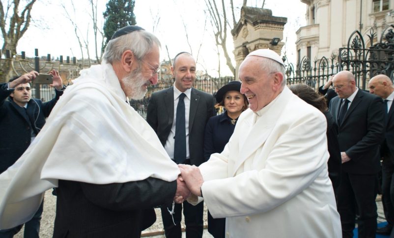Radio Jai-Intercambio de saludos pascuales entre Francisco y el rabino Di Segni