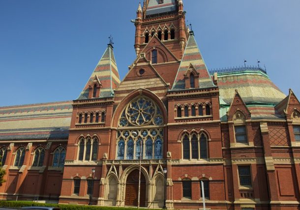 Radio Jai-Harvard desafía el llamado de Trump a cambios en la política sobre el antisemitismo; Riesgos de 9.000 millones de dólares en financiación