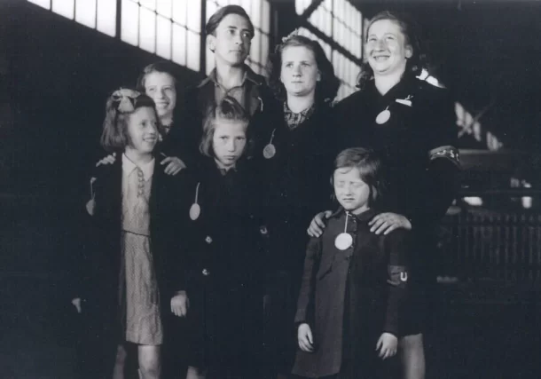 Radio Jai: Netflix cuenta la historia de 7 hermanos que sobrevivieron milagrosamente al Holocausto para reiniciar la vida en los Estados Unidos