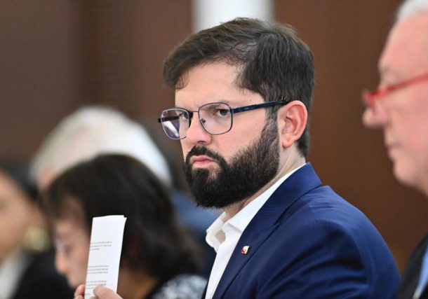 Radio Jai-Los candidatos presidenciales de la oposición criticaron a Boric por el retiro de agregados militares en Israel