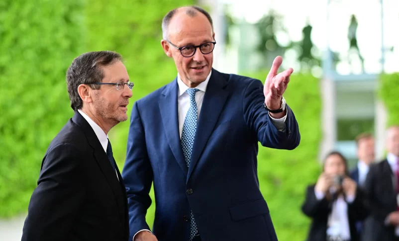 Radio Jai-En Berlín, Herzog elogia los 60 años de relaciones germano-israelíes, incluso mientras la guerra de Gaza ensombrece