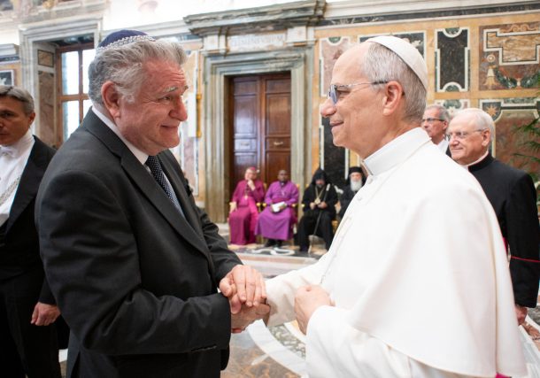 Radio Jai-“El Papa León XIV busca un diálogo más mesurado tras el legado apasionado de Francisco” - Rab. Abraham Skorka