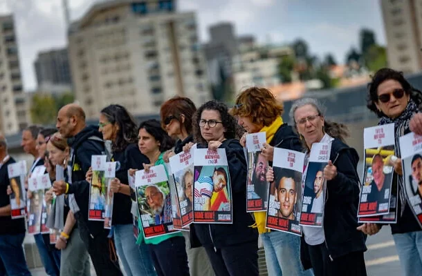 Radio Jai Netanyahu: 21 rehenes definitivamente vivos, hay "dudas" sobre otros 3