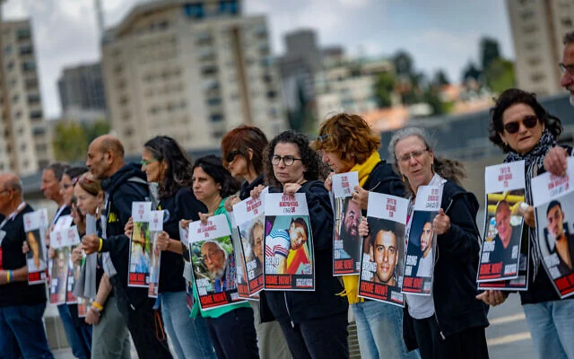 Radio Jai Netanyahu: 21 rehenes definitivamente vivos, hay "dudas" sobre otros 3