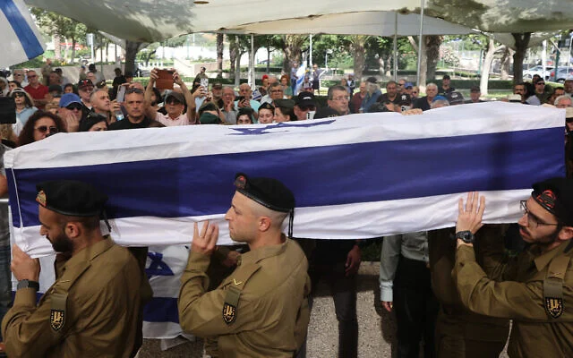 Radio Jai: Funeral celebrado para el soldado Zvi Feldman, cuyo cuerpo fue recuperado de Siria después de 43 años