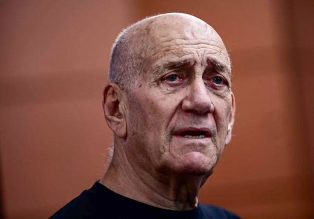 Radio Jai: El ex primer ministro Ehud Olmert dice que Israel está cerca de cometer crímenes de guerra en Gaza