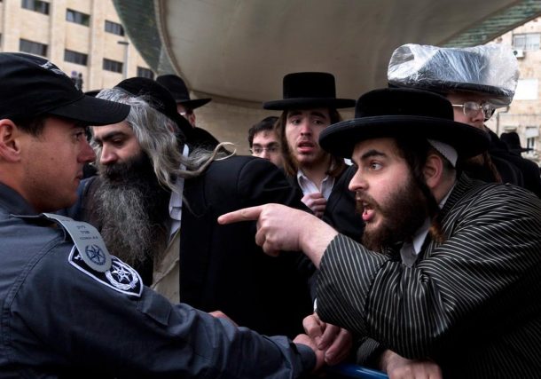 Radio Jai-Israel: crisis política por ley de alistamiento, caída de un soldado en Gaza y amenazas desde Siria e Irán - Roxana Levinson