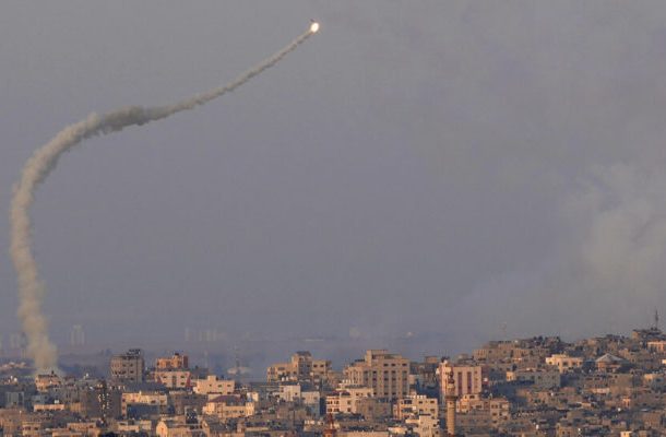 Radio Jai-Tzáhal intercepta cohete disparado desde Gaza hacia la playa de Zikim