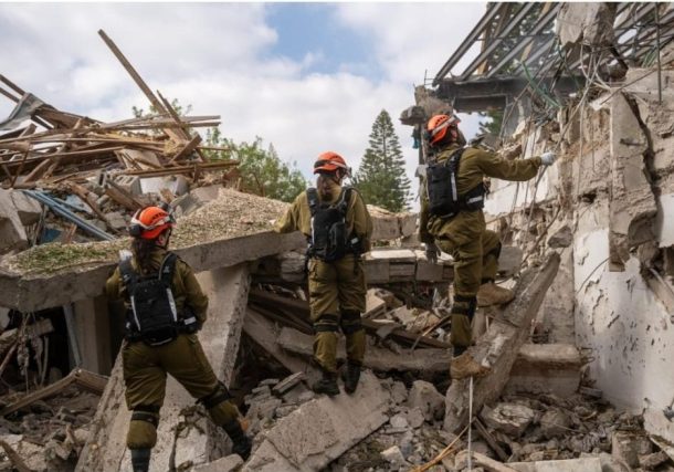 Radio Jai-Irán disparó andanadas de misiles contra Israel horas después de ataques de EE.UU.