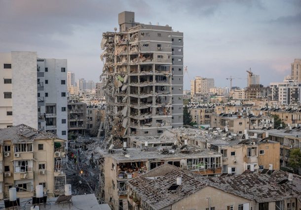 Radio Jai-11 muertos, 200 heridos y 2 desaparecidos mientras misiles iraníes golpean a Israel
