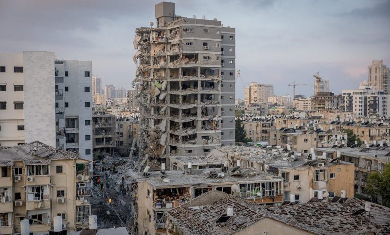 Radio Jai-11 muertos, 200 heridos y 2 desaparecidos mientras misiles iraníes golpean a Israel