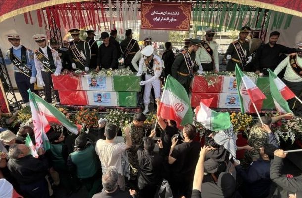 Radio Jai-Irán celebra funeral por comandantes y científicos muertos en guerra con Israel