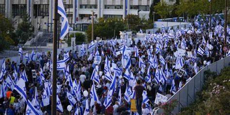 Radio Jai-Marchas simultáneas en Jerusalén exponen fracturas sociales y tensiones políticas