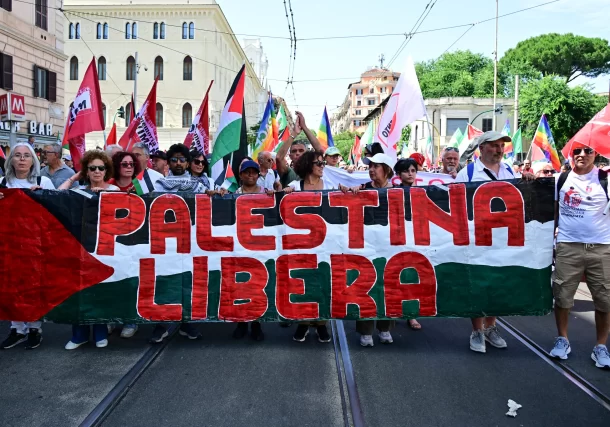 Radio Jai-Masiva marcha antiisraelí en Roma para denunciar la "complicidad" italiana en la guerra de Gaza