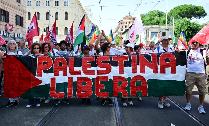 Radio Jai-Masiva marcha antiisraelí en Roma para denunciar la "complicidad" italiana en la guerra de Gaza