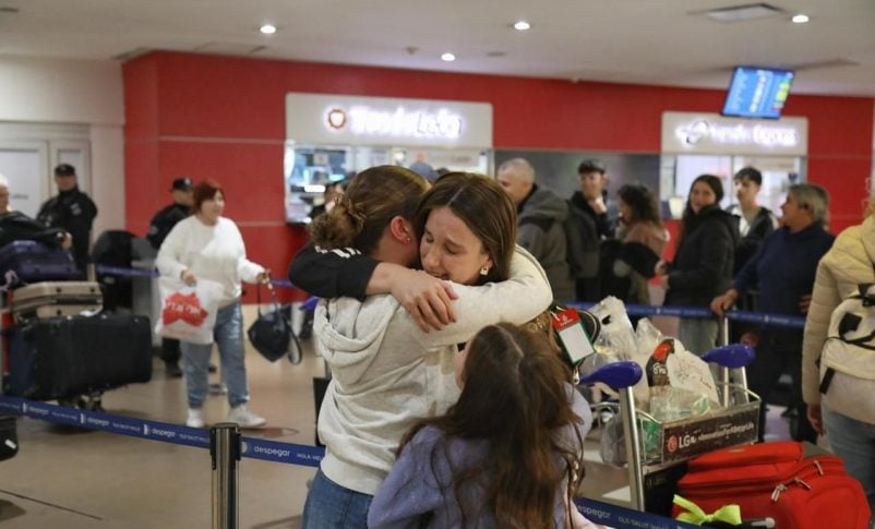Radio Jai-inalizó con éxito el operativo de evacuación de turistas argentinos varados en Israel durante la guerra con Irán