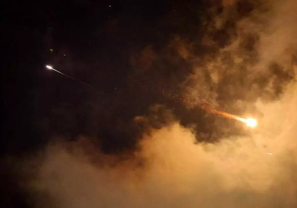 Radio Jai-Irán lanza misiles contra bases estadounidenses en Qatar e Irak en represalia por un ataque contra instalaciones nucleares
