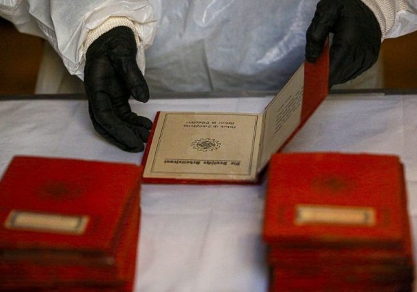 Radio Jai: La Corte Suprema trabaja sobre el contenido de las cajas nazis