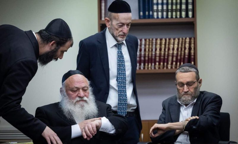 Radio Jai-Los partidos jaredíes se preparan para derrocar al gobierno de coalición de Netanyahu