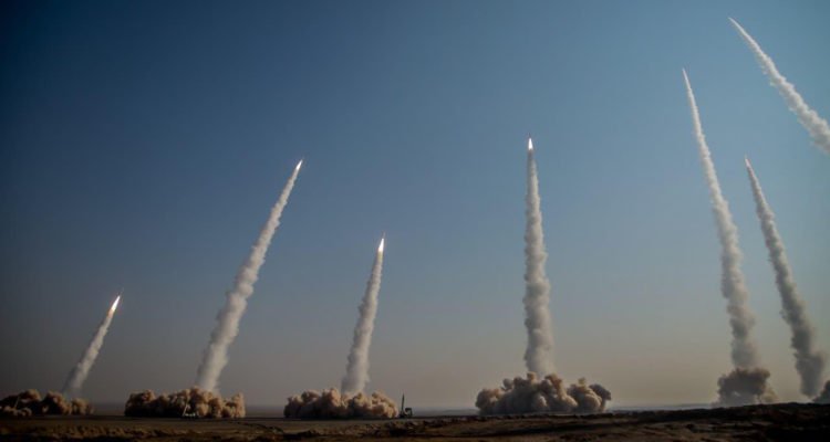 Radio Jai-Misiles iraníes alcanzaron cinco bases militares israelíes durante la guerra, según un informe