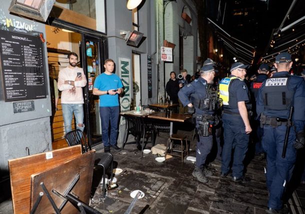 Radio JaI-Manifestantes antiisraelíes atacan restaurante de propiedad israelí en Melbourne; Reportan intento de incendio provocado en sinagoga