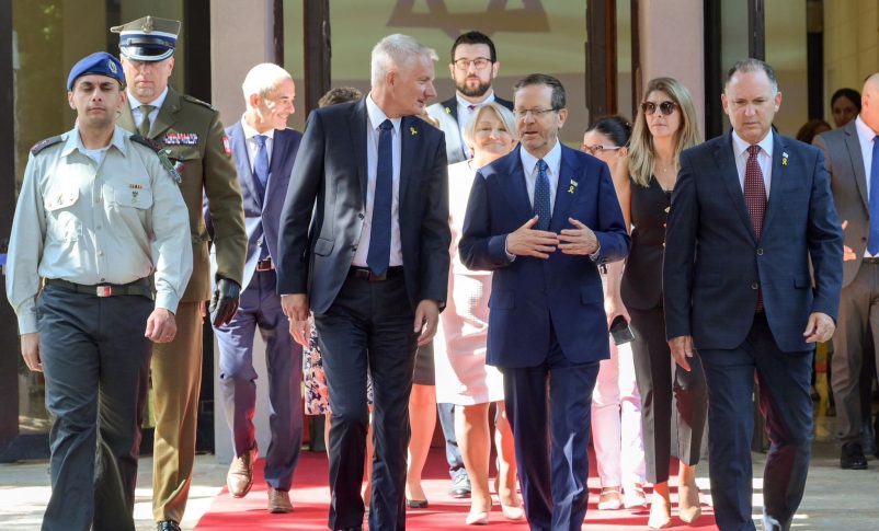Radio Jai: Herzog da la bienvenida a Polonia después de cuatro años sin embajador residente en Israel