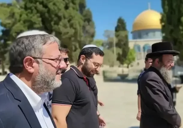 Radio Jai: Frente a la policia y en contra del statu quo Ben Gvir rezó en el monte del templo