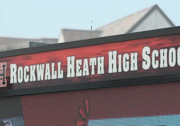 Radio Jai:Descubrimiento escandaloso: banderas nazis cuelgan en la escuela secundaria de Texas