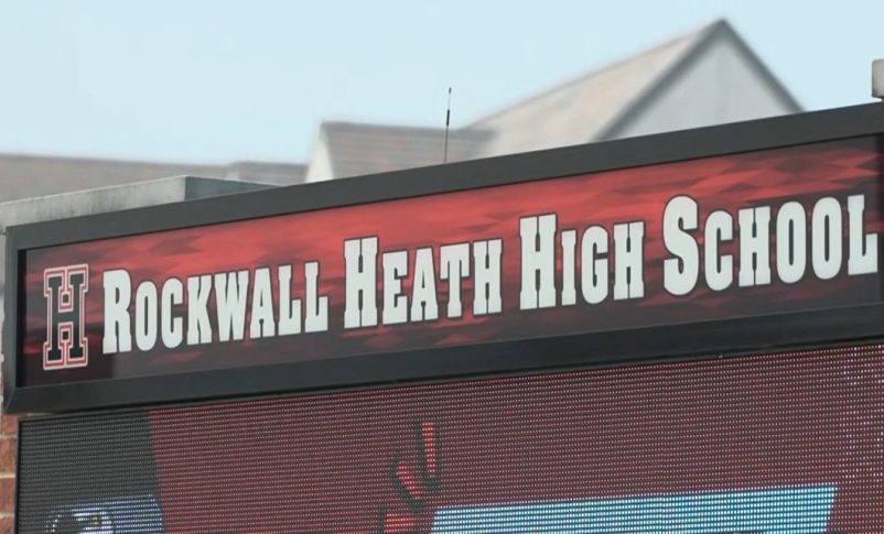 Radio Jai:Descubrimiento escandaloso: banderas nazis cuelgan en la escuela secundaria de Texas