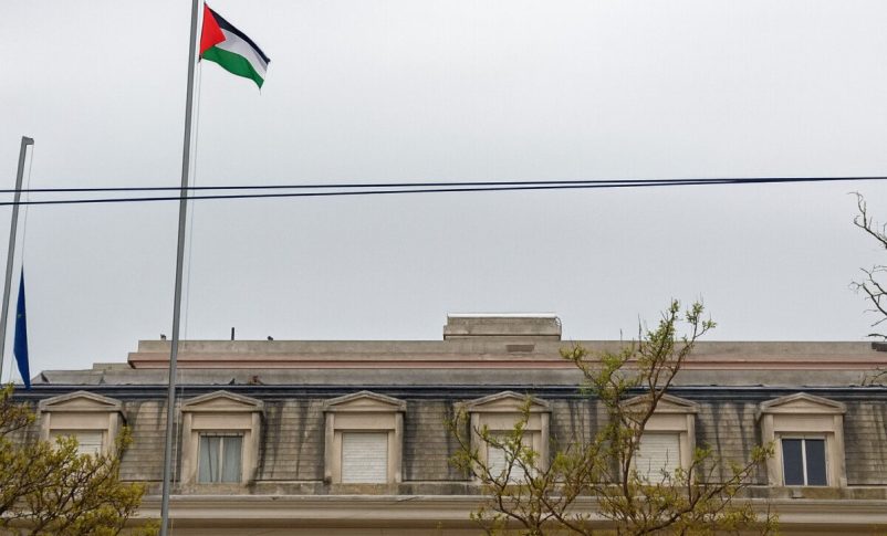 Radio Jai-Polémica en la UNS por el izamiento de la bandera de Palestina: "Es un símbolo de resistencia"