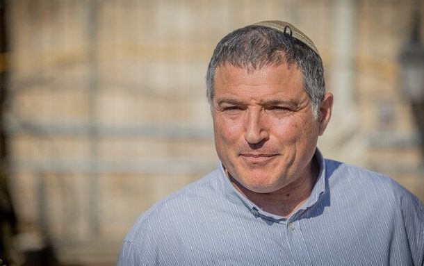 Radio Jai: "Podría causar un daño enorme al Estado de Israel": 260 ex empleados del Shin Bet se oponen al nombramiento de David Zini