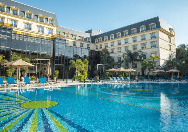Radio Jai-Terroristas de Hamas vistos en un hotel de cinco estrellas en El Cairo después de ser liberados bajo el acuerdo de Gaza