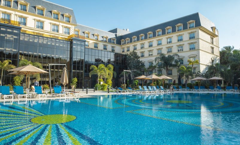 Radio Jai-Terroristas de Hamas vistos en un hotel de cinco estrellas en El Cairo después de ser liberados bajo el acuerdo de Gaza