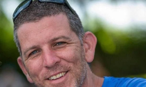 Radio Jai: Hamas entrega el cuerpo del rehén Tal Haimi, asesinado mientras defendía su kibutz el 7 de octubre