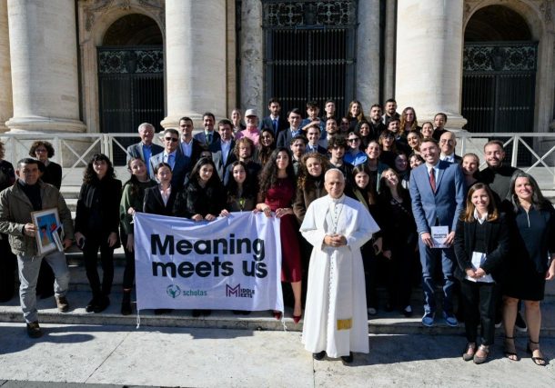 Radio Jai-El Papa León XIV recibió a jóvenes palestinos e israelíes, participantes del programa Meaning Meets us, organizado por Scholas