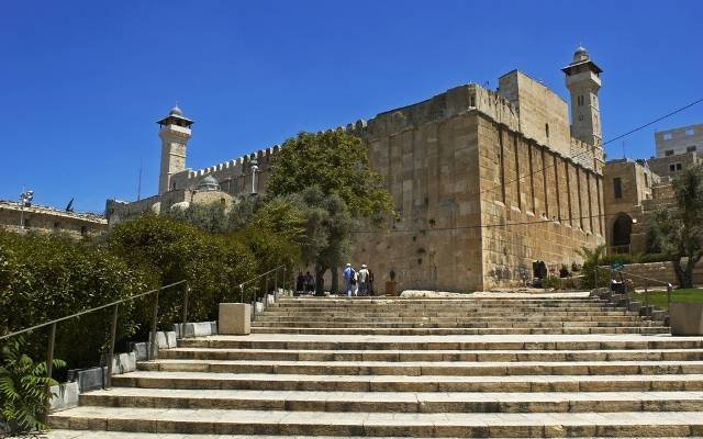Radio Jai-Israel da un paso hacia la soberanía en la Cueva de los Patriarcas