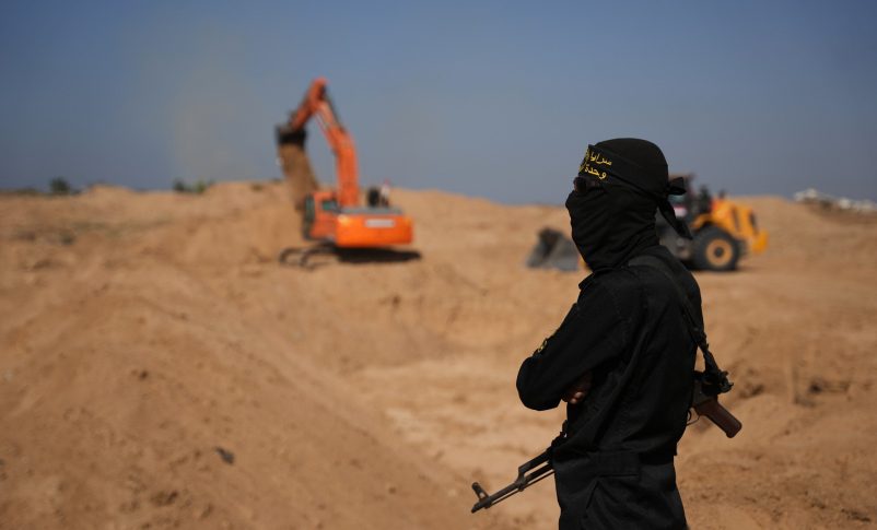 Radio Jai: FDI: Las tropas eliminaron a 6 agentes de Hamas que salieron de los túneles de Rafah, atraparon a otros 5