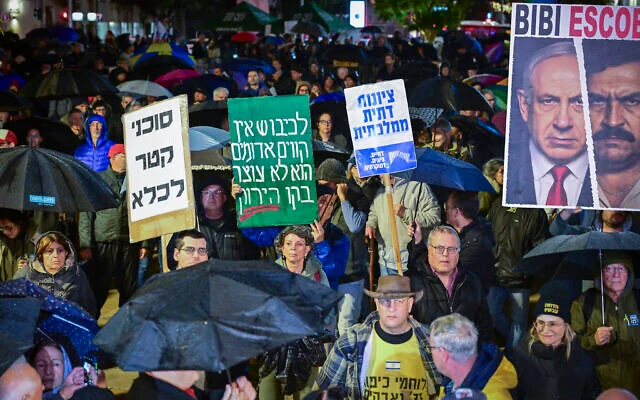 Radio Jai-Exjefe de policía critica a Netanyahu durante la protesta antigubernamental en Tel Aviv