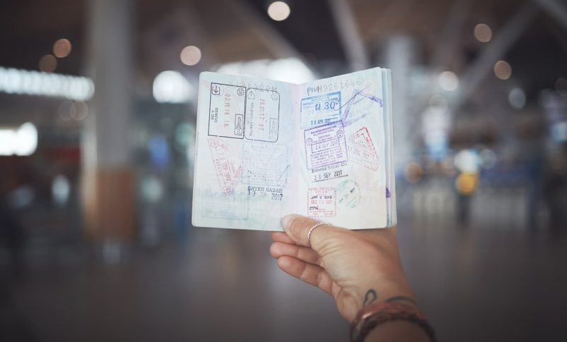 Radio Jai: Estados Unidos impone una prohibición de viajar a los titulares de pasaportes de la Autoridad Palestina, cinco países más