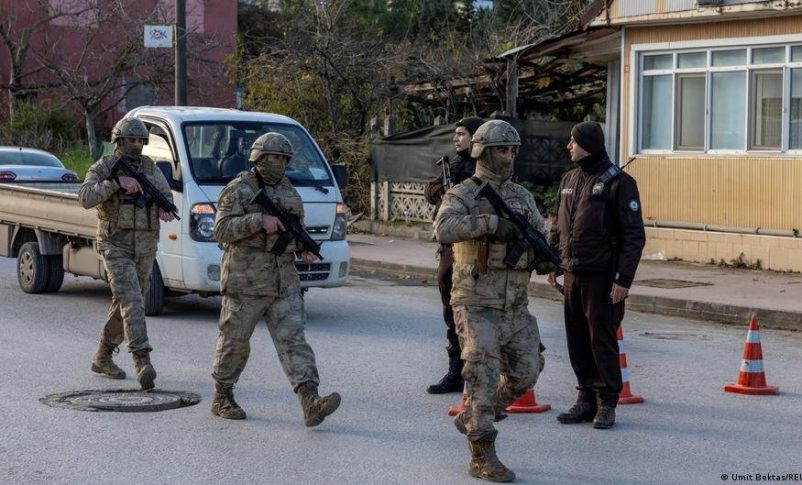 Radio Jai::Tiroteo deja nueve muertos en Turquía en medio de redadas contra el grupo Estado Islámico