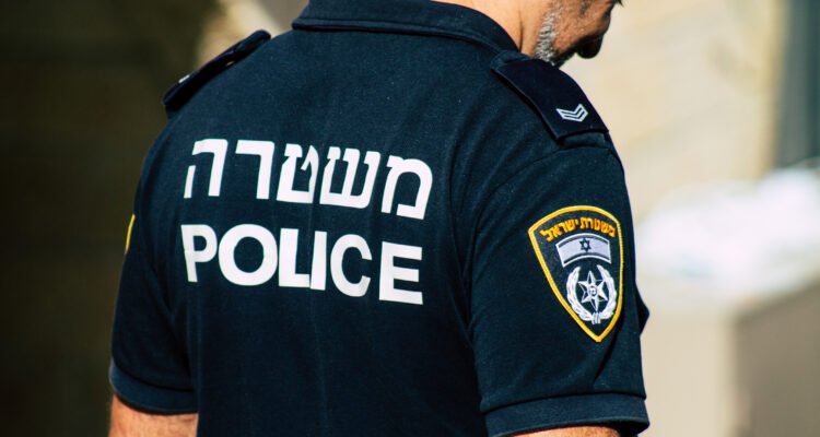Radio Jai-Dos israelíes arrestados por contrabando de munición a contactos terroristas palestinos