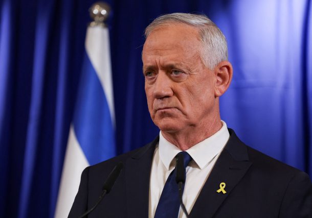 Radio Jai:Gantz afirma: "Un ministro de alto rango en el Gabinete filtró información durante la guerra"