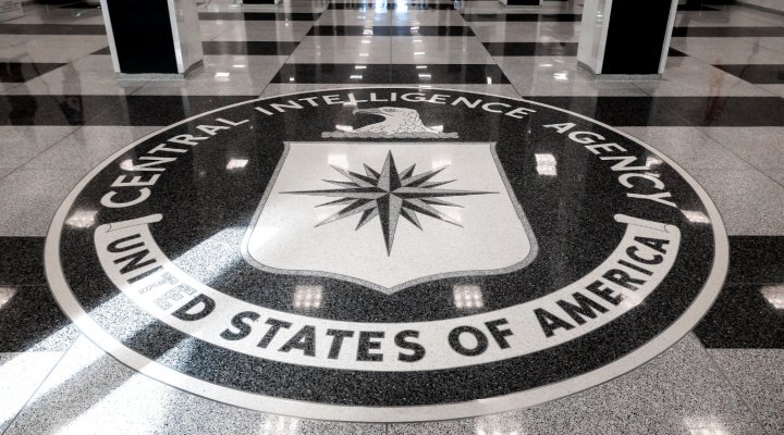 Radio Jai-La CIA lanza un nuevo impulso en redes sociales para reclutar iraníes mientras Trump amenaza con acción militar