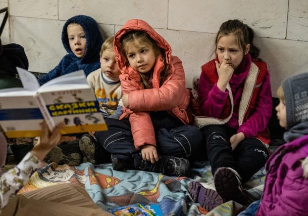 Radio Jai-Tras 4 años de guerra, los judíos de Ucrania se adaptan a una vida de sirenas, escasez e incertidumbre