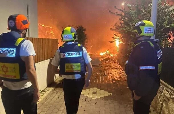 Radio Jai: 6 heridos después de que el impacto de un cohete de Hezbolá provocara un incendio en el norte de Israel