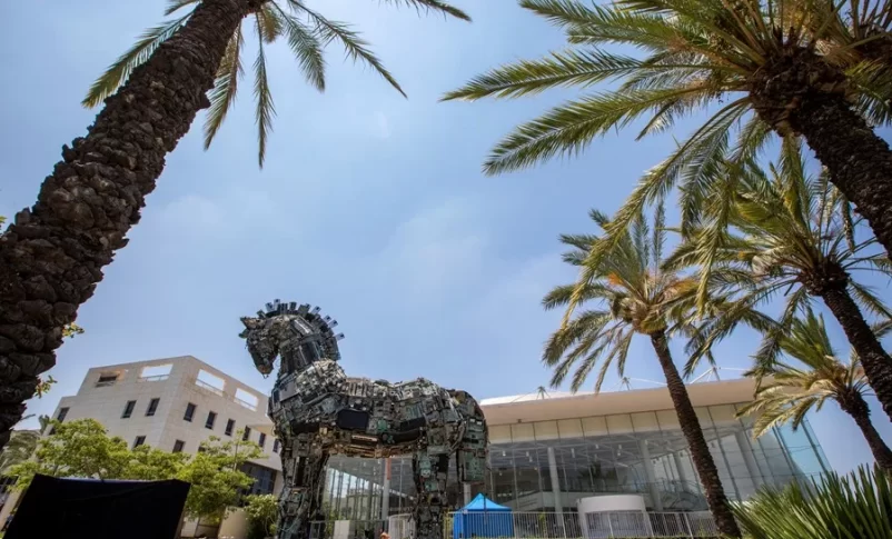 Radio Jai: Guardia Revolucionaria Iraní: "Universidades israelíes y estadounidenses se convierten en objetivos legítimos"