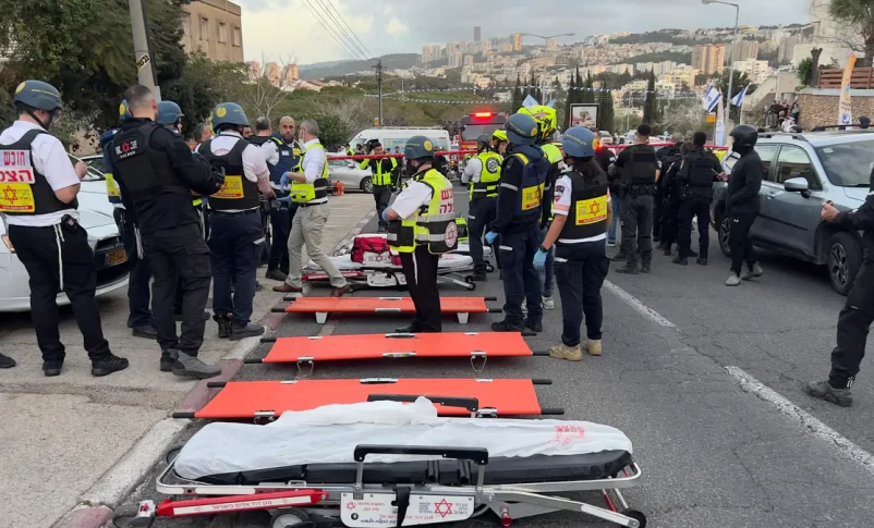 Radio Jai:Se localizaron sin vida a las 4 personas atrapadas en el edificio que recibió el impacto del misil en Haifa