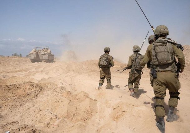 Radio Jai: Cinco soldados de las FDI heridos en un ataque con cohetes de Hezbolá en el sur del Líbano