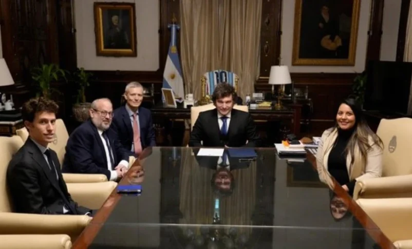 Radio Jai-El enviado estadounidense contra el antisemitismo califica a Milei, de Argentina, como 'modelo para el mundo'
