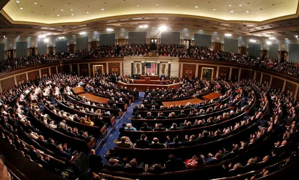 Radio Jai:La Cámara de Representantes de EE.UU. aprobó una Resolución de Poderes de Guerra que ordena a Trump retirar las fuerzas estadounidenses hasta que el Congreso autorice las hostilidades